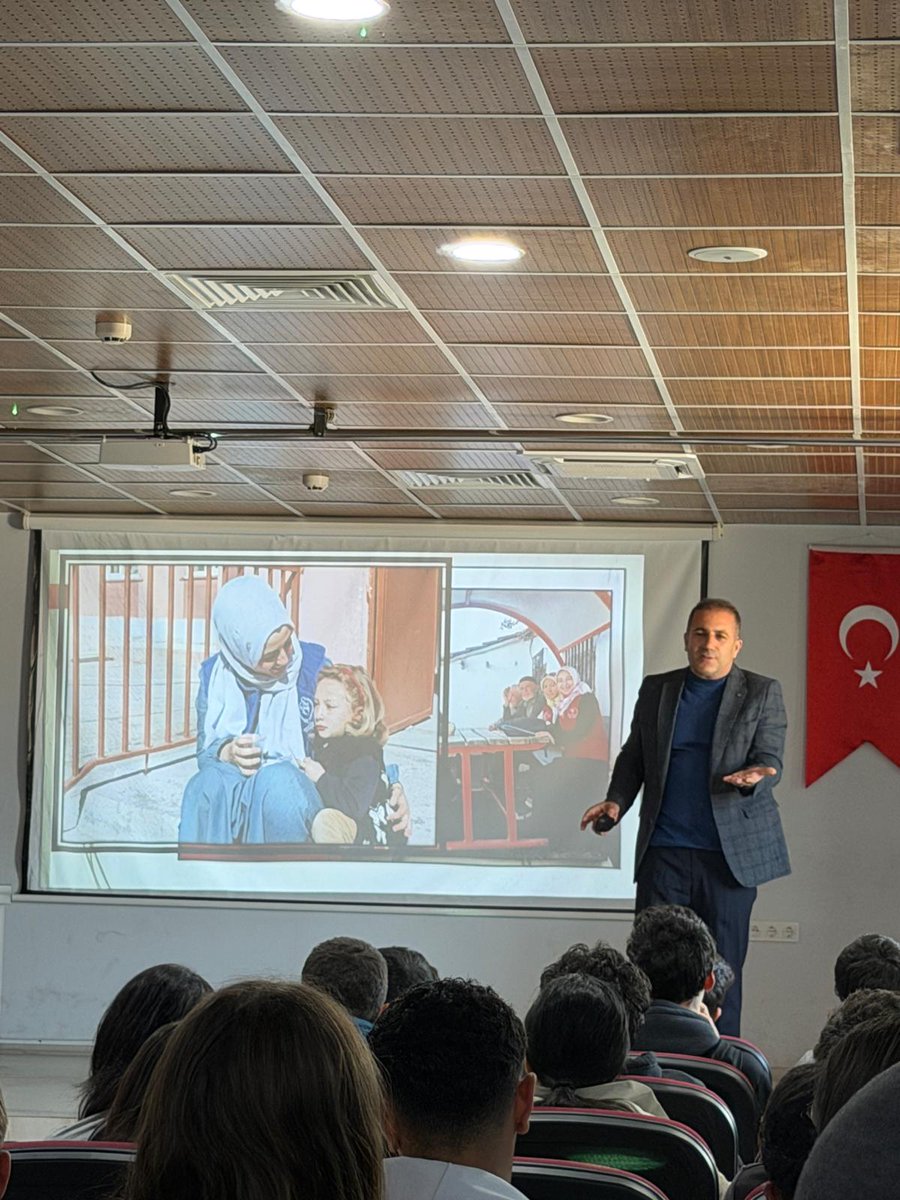 GSB_KiziltepeGM's tweet photo. #HayataDeğerKat'an bir gençlik için bugünkü durağımız, @Yenikent_ktepe Anadolu Lisemiz oldu. 
Değerli okul yönetimimize, gençlerimize teşekkür ediyoruz. 
#DijitalBagımlılık
#SosyalMedyaAhlakı
#subliminalmesajlar
#İslamofobi
#Benlikinşası
@OA_BAK https://t.co/fwaMoa9Ejg