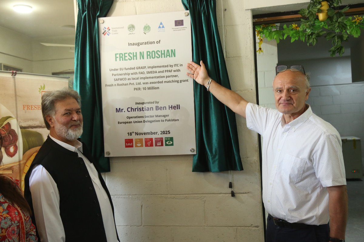 PPAFofficial's tweet image. 𝐌𝐢𝐥𝐞𝐬𝐭𝐨𝐧𝐞 𝐀𝐜𝐡𝐢𝐞𝐯𝐞𝐝 🚀
Under EU funded #GRASP*, Mr. Christian Ben Hell, Operations Sector Manager @EUPakistan along with representatives from @ITCnews PPAF and @SAFWC0  inaugurated 4 #SME in #Sindh 
These SMEs are scaling through digital transformation, improved…