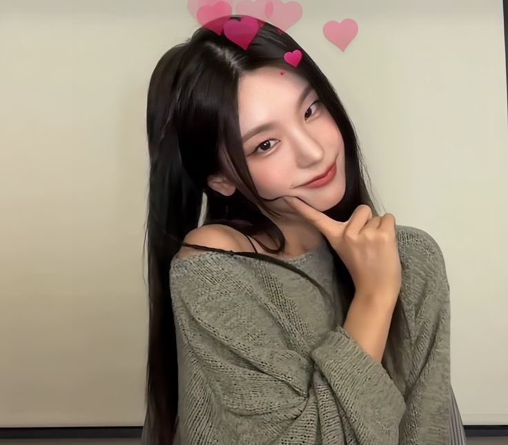 itzypopbase's tweet image. ITZY’s Yeji thanks fans via Bubble after learning the group won first place for the Music Bank Pre Vote:

“Why did you guys work so hard? We’ll work harder. Thank you all so much!”