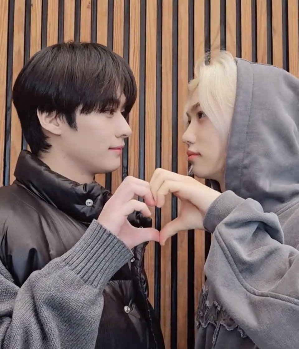 bbok_sil915's tweet image. 냥냥라차 챌린지 중에 가장 감동 심한 챌린지 top4