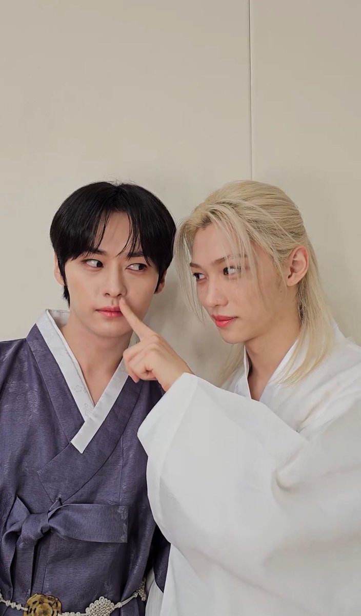 bbok_sil915's tweet image. 냥냥라차 챌린지 중에 가장 감동 심한 챌린지 top4