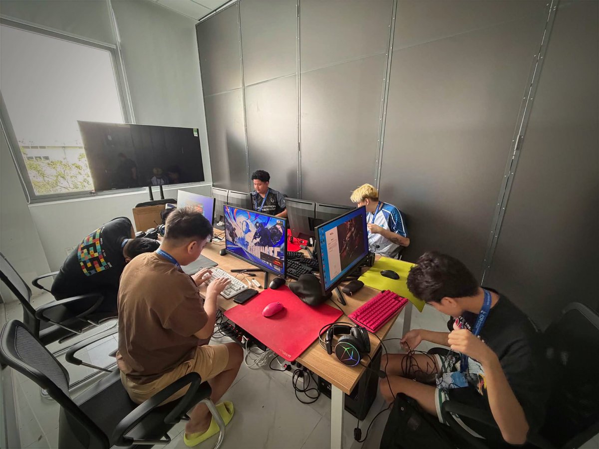 ExecrationGG's tweet image. 𝐏𝐑𝐀𝐂𝐓𝐈𝐂𝐄 𝐌𝐎𝐃𝐄 𝐎𝐍! Taga mando muna si Player-Coach EweDota ! ExeShot Pariii!!! 🇵🇭🇵🇭🇵🇭

#ExeShot #Crossfire @SIBOLesports 
#ECA2025 #TeamPhilippines