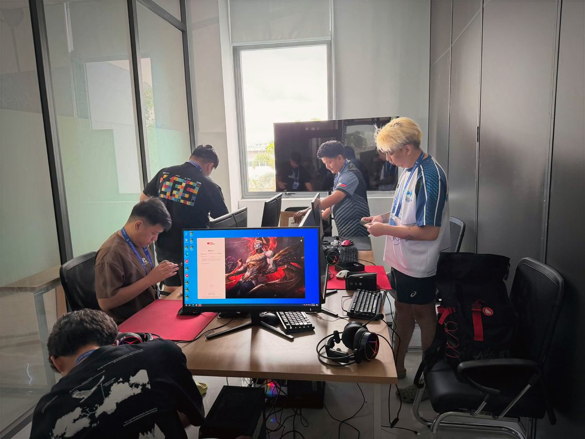 ExecrationGG's tweet image. 𝐏𝐑𝐀𝐂𝐓𝐈𝐂𝐄 𝐌𝐎𝐃𝐄 𝐎𝐍! Taga mando muna si Player-Coach EweDota ! ExeShot Pariii!!! 🇵🇭🇵🇭🇵🇭

#ExeShot #Crossfire @SIBOLesports 
#ECA2025 #TeamPhilippines