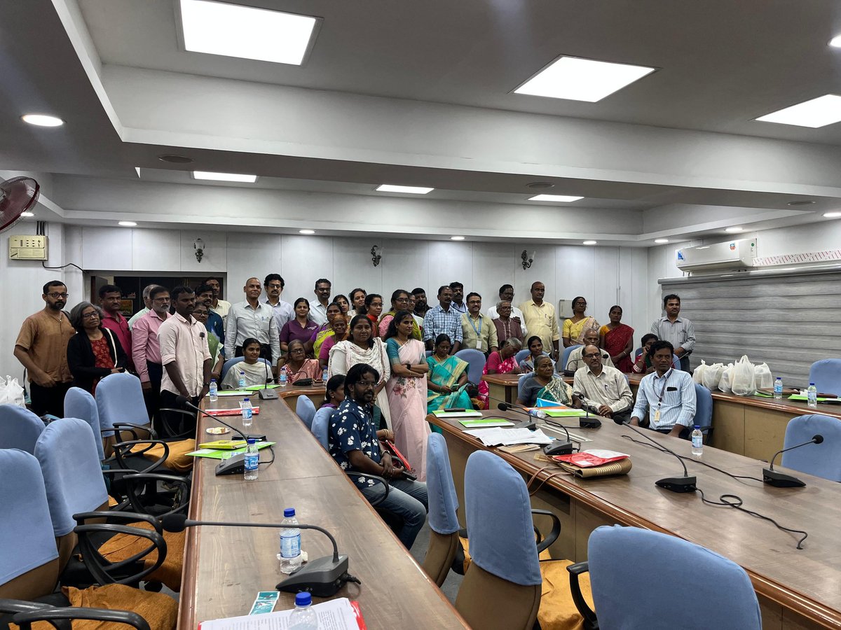 PhdSaveetha's tweet image. On 18/05/25, a landmark multi-stakeholder meeting on Comprehensive Oral Health for Unorganised &amp;amp; Skilled Workers was held, led by Dr. Manivelan, State Nodal Officer, Ministry for Occupational Health.

Our department was proud to be part of this first-of-its-kind initiative 😇