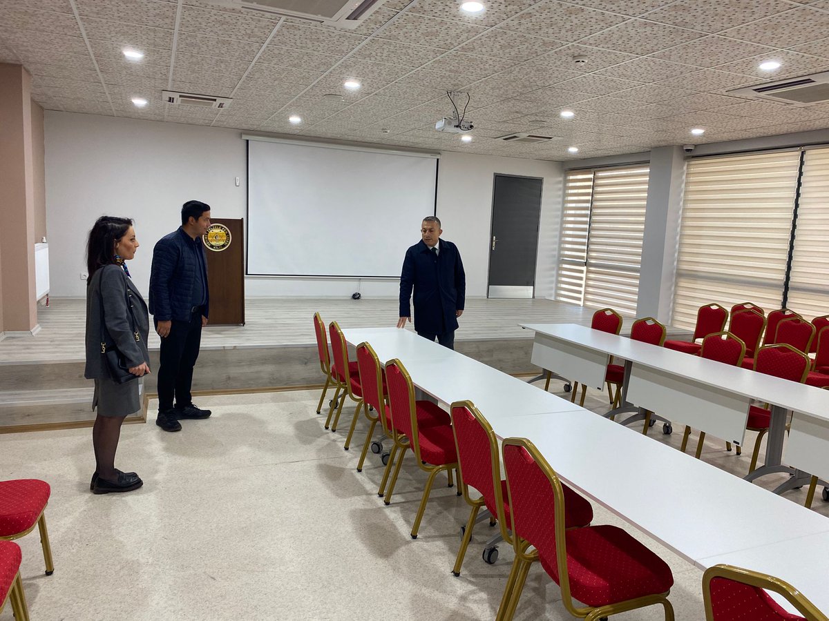 🏫Mehmet Zelzele Fen Lisesi

Sabah ders zili öncesi kıymetli öğretmenlerimizle ve sevgili gençlerimizle bir araya geldik, eğitim öğretim süreci hakkında sohbet ettik.

Geleceğimizin teminatı gençlerimizin gözlerindeki enerji, öğretmenlerimizin gayreti ve fedakârlığı bizlere her