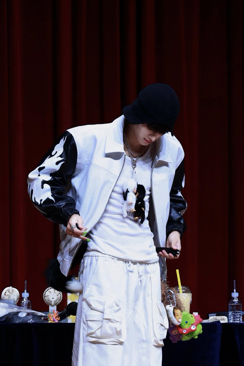 251115

🫨

#82MAJOR #에이티투메이저 #82메이저 
#윤예찬 #YECHAN #YOONYECHAN