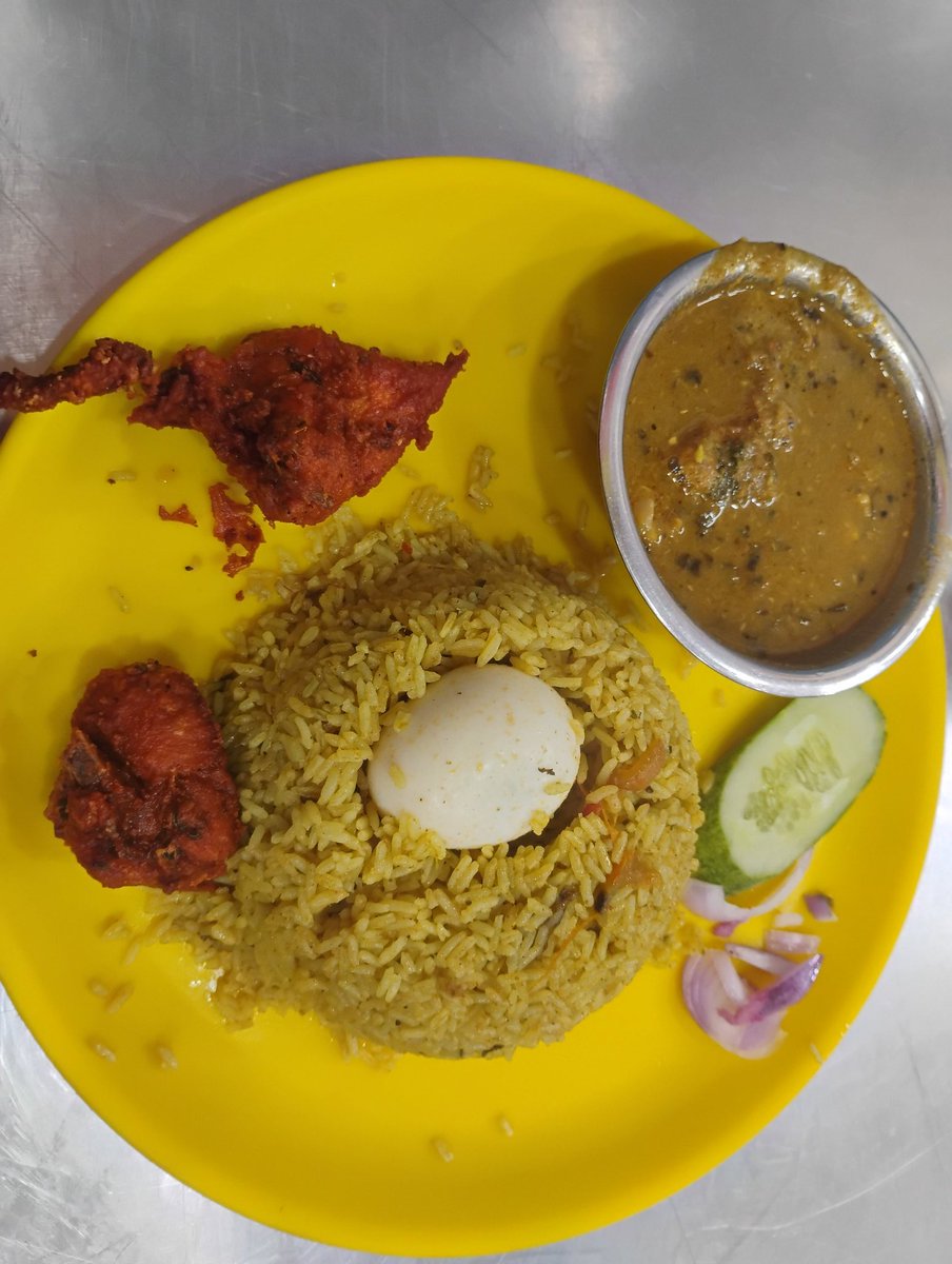 ParishmitaGhos1's tweet photo. Dheere dheere chicken ka adat lag rhi hai https://t.co/q4VpWdOZQj