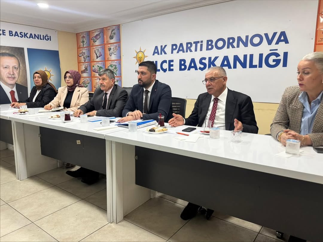 AK Parti Bornova İlçe Başkanlığımızın Haftalık olağan Yönetim Kurulu toplantısına, AK Parti İzmir İl Teşkilat Başkanımız Sayın Rahmi Taştan, Teşkilat Başkan Yardımcımız Sayın Saadet Doğru ve İl Başkan Danışmanımız Sayın Muammer Başkan’ın katılımlarıyla gerçekleştirilmiştir.