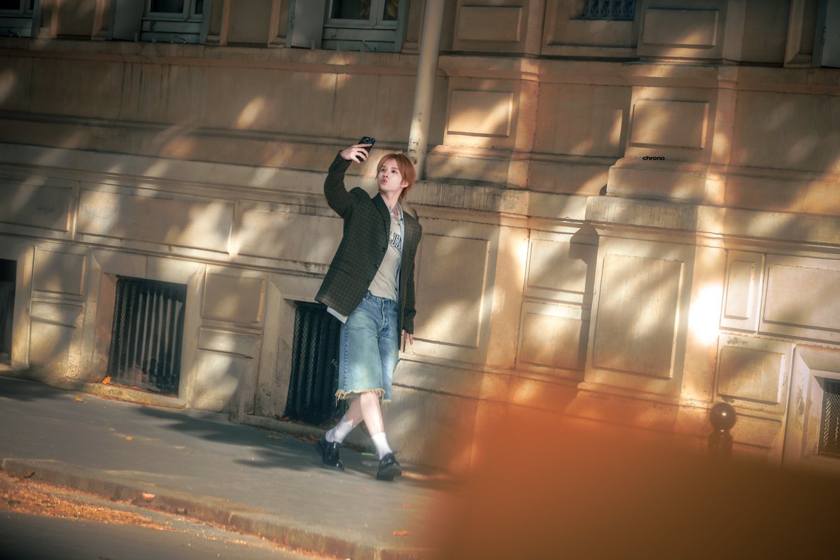 chrono_1002's tweet photo. 251004 🍂

#TWS #투어스 #247WithUs 
#KYUNGMIN #경민 
#TWSXCELINE #CELINESUMMER2026 https://t.co/0xRt3q6vYW