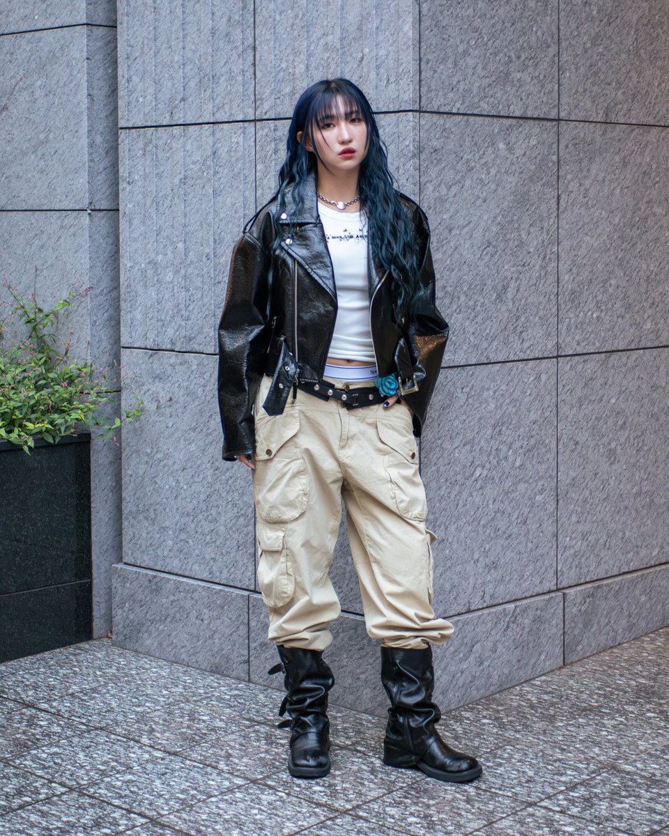 eill／アーティスト
droptokyo.com/freshsnaps/345…

ブラックミュージックを下地にした音楽性と、甘さ、切なさ、艶感と力強さが共存した歌声で魅了するシンガーソングライター。多彩なソングライティング・センスが高い評価を受け、人気アーティストへ楽曲提供も多数行なっている。

アウター／#TOGA