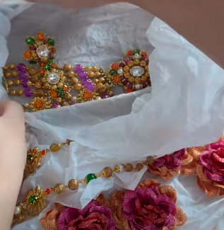 PhilstarNews's tweet photo. THE FINAL ADORNMENT OF THE NATIONAL COSTUME

Fashion designer Mak Tumang proudly shows off the adornments of the national costume that Miss Universe 2025 Philippine candidate, Ahtisa Manalo, will wear for the pageant.

Tumang requested the expertise of jewelry designer Cholo Ayuyao to design and craft the accessories. 

Ayuyao completed the ornaments and did not request payment despite Tumang offering compensation. 

#MissUniverse2025 #MissUniverse

📸 Mak Tumang