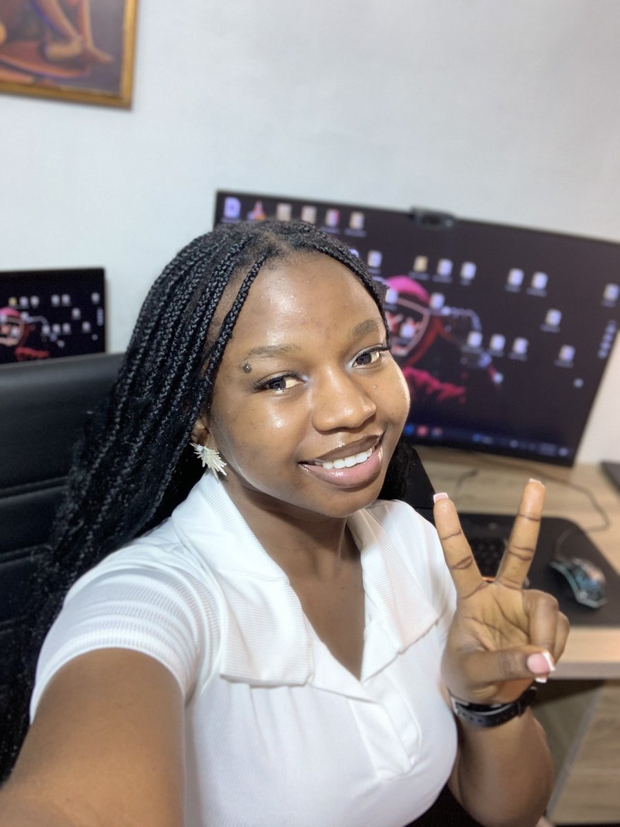 webdesignerng's tweet image. Mid-week roll call 🥁

Who are you, and what do you do best? (Remember, clients will see this 👀🫰🏽)