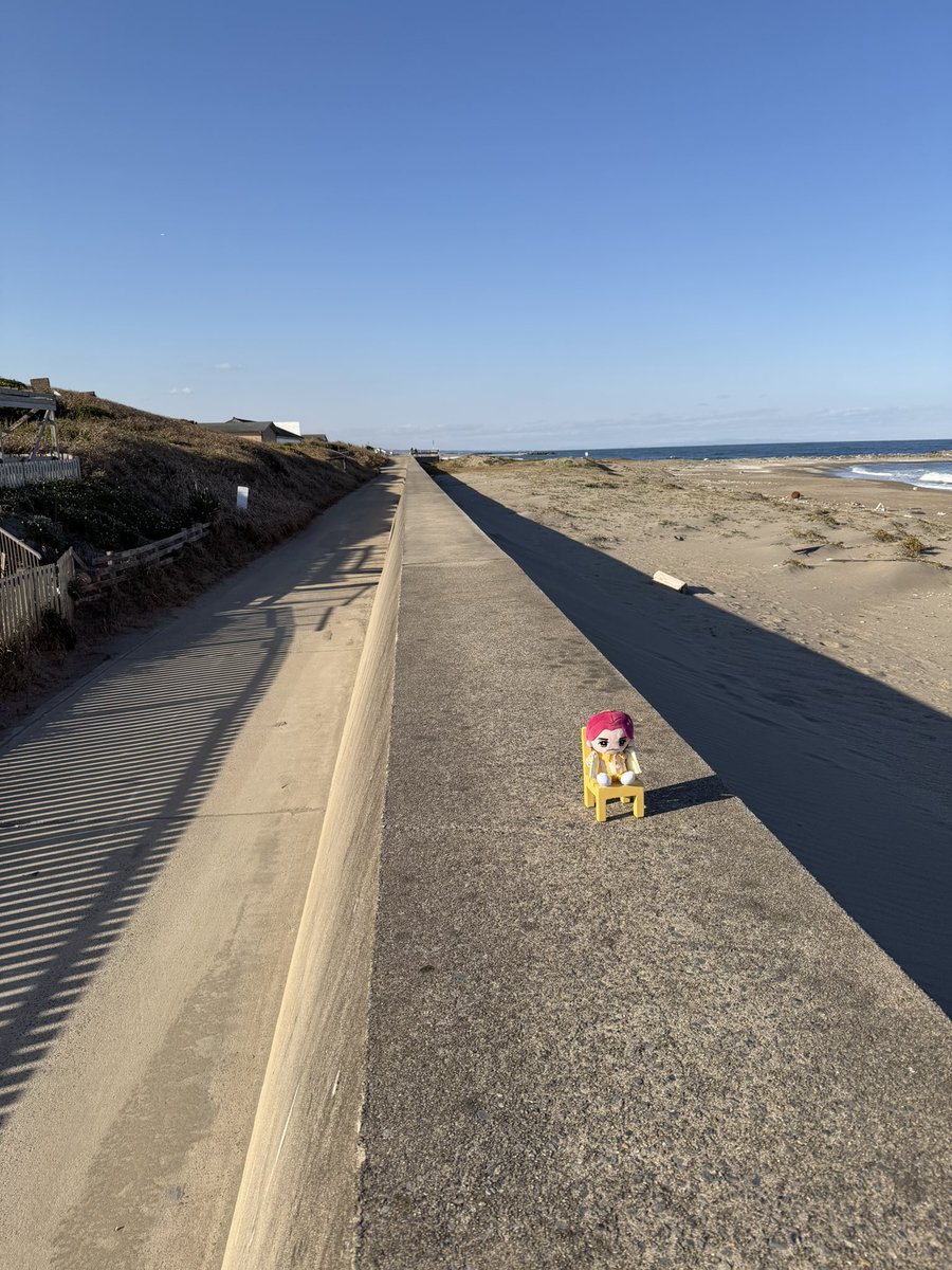 自分への誕プレ🎂
🌻閑也くんの旅🌻

朝だけ出勤して爆速で働いて鹿島にきたよ〜😆✨

三浜海岸
撮影したところで閑也ぬい座らせてみた💛✨いい天気で良かった🙌

#吉澤閑也
#けるとめる