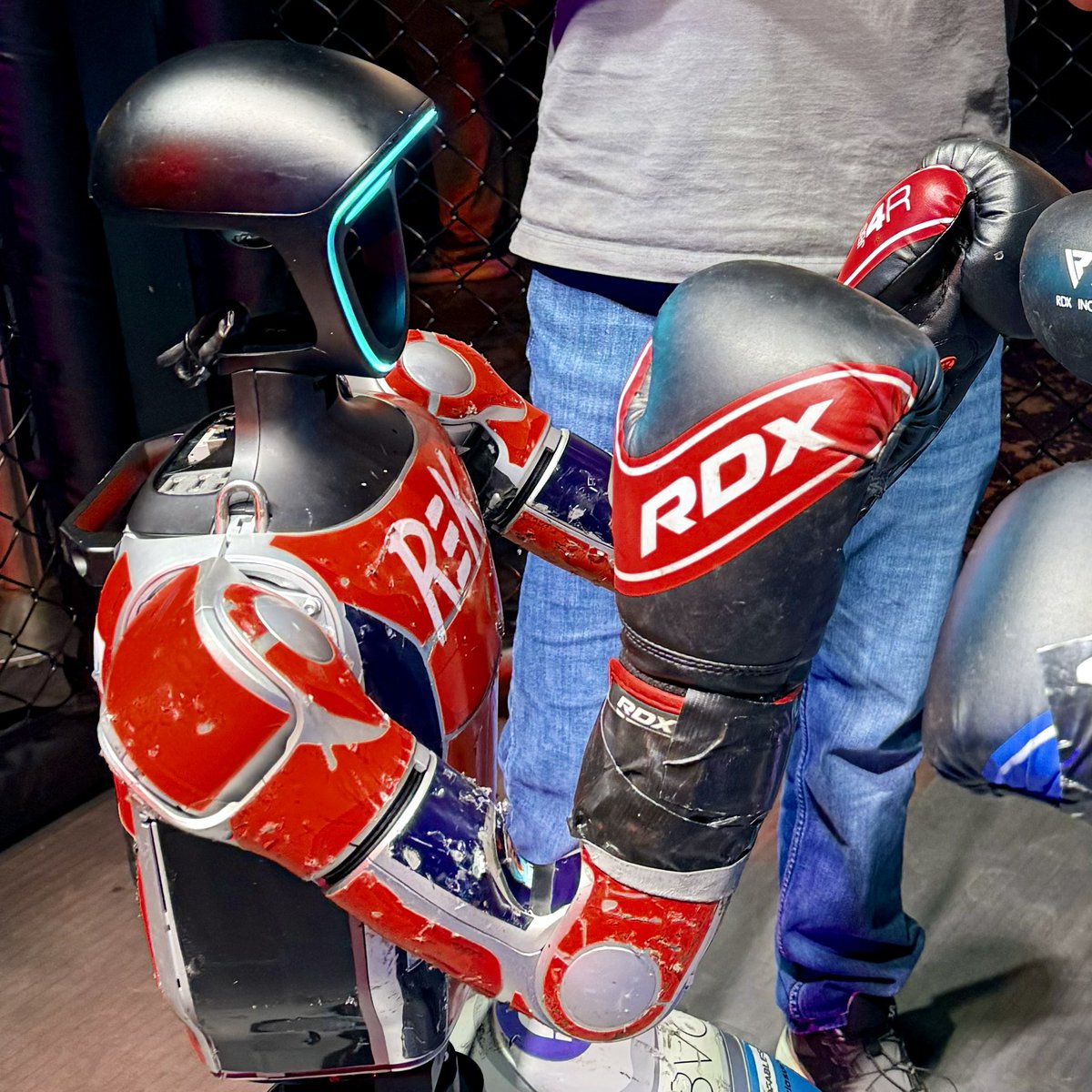 robswc's tweet image. Had a really awesome night watching robots fight in Austin! Incredible event by @REKrobot 🔥

(Obligatory doodle and edit)