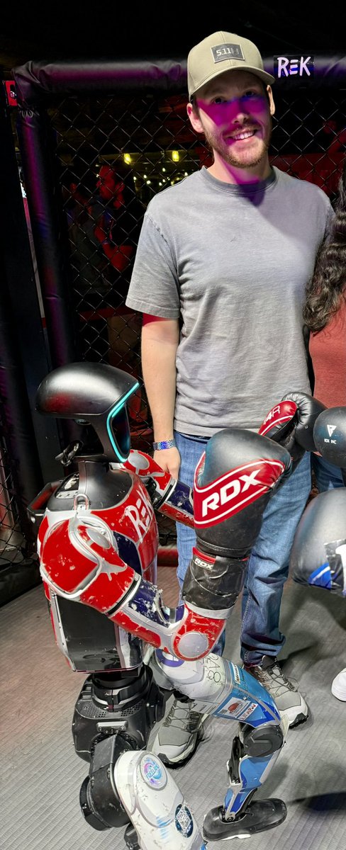 robswc's tweet image. Had a really awesome night watching robots fight in Austin! Incredible event by @REKrobot 🔥

(Obligatory doodle and edit)