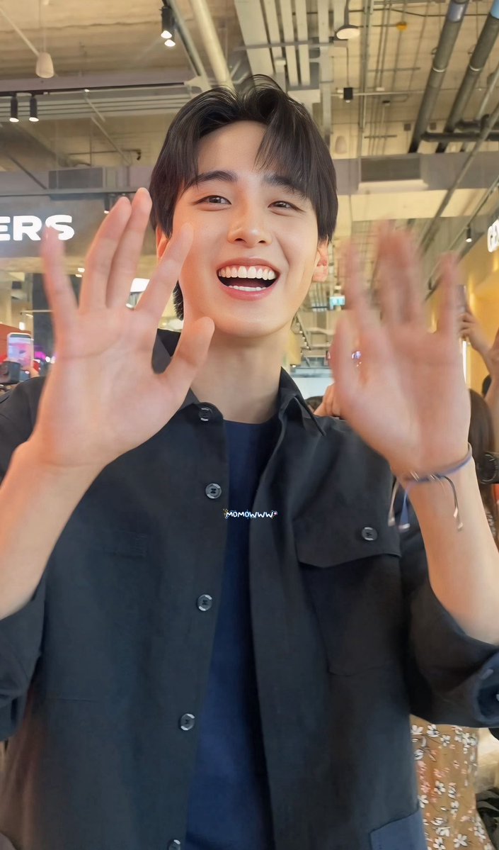 momowwwkp's tweet image. ลูกแม่น่ารักที่สุดดด😗🤌🏻

#MOOBangkok 
#MOOBangkokXNumEiang

*•°✩ #TadATLAS #TadThapana🐶 ₊‧
°𐐪♡𐑂°‧₊   #ATLAS_TH #ATLASth  ୨୧₊˚