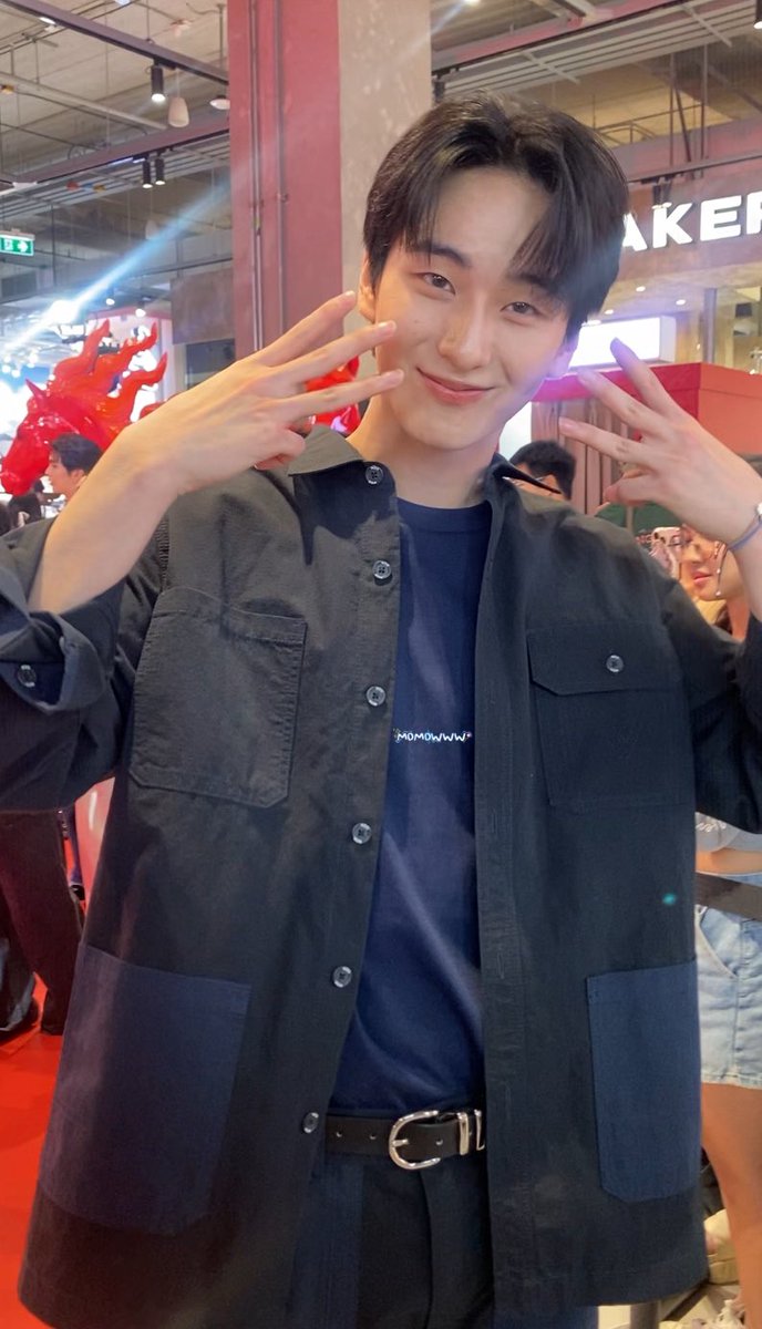 momowwwkp's tweet image. ลูกแม่น่ารักที่สุดดด😗🤌🏻

#MOOBangkok 
#MOOBangkokXNumEiang

*•°✩ #TadATLAS #TadThapana🐶 ₊‧
°𐐪♡𐑂°‧₊   #ATLAS_TH #ATLASth  ୨୧₊˚