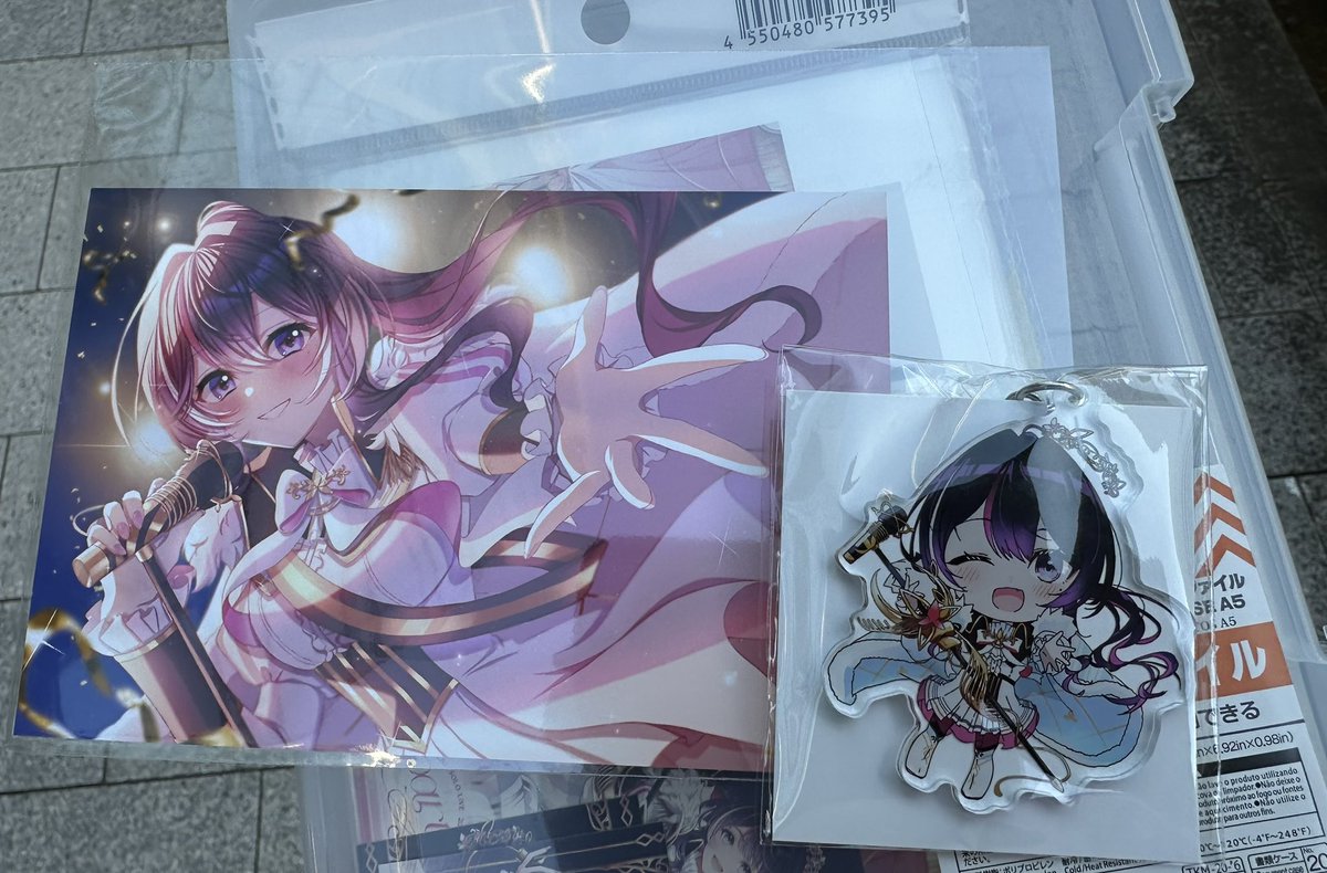 KOHAKU213223's tweet image. じゃこ天先生のアクキーにヴァイオレット先生のポスカも貰えるなんてもう最高すぎ！ヽ(*ᐛ*)ﾉ
 #AZKiと未来へ