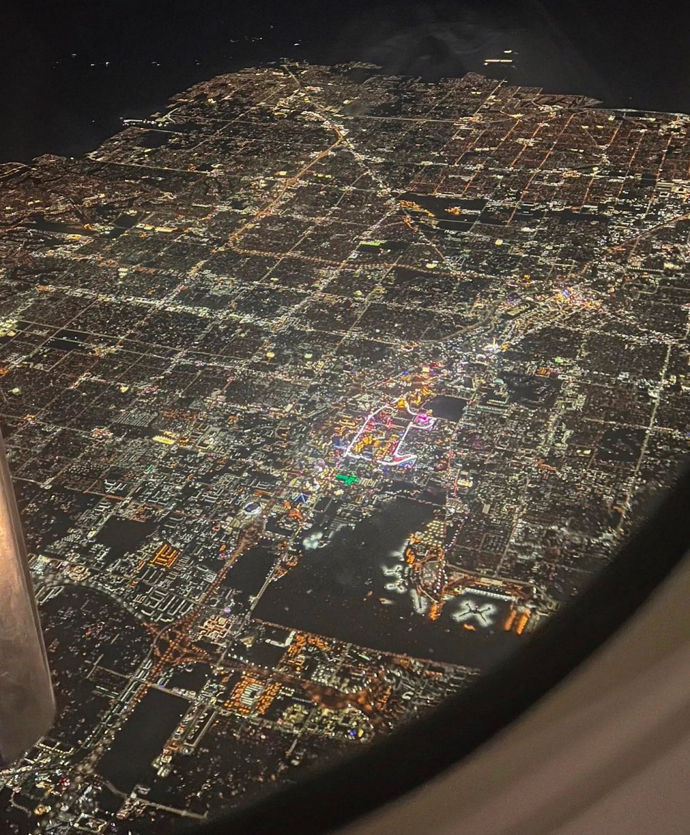 ESPNF1's tweet image. The Las Vegas GP from above 🤩

(via @alyssaa_81)