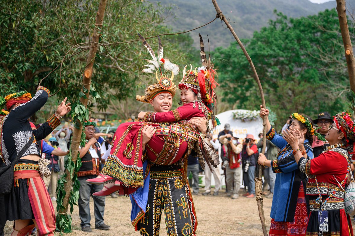 Taiwan_Today's tweet image. A traditional Rukai wedding💍💐 is to be celebrated Nov. 22 at the Wutai tribal cultural plaza in Pingtung County. The event, organized by the Tourism Administration, is open to all as part of a TA promotional initiative to celebrate #Taiwan&apos;s🇹🇼 #Austronesian heritage. (📸TA)