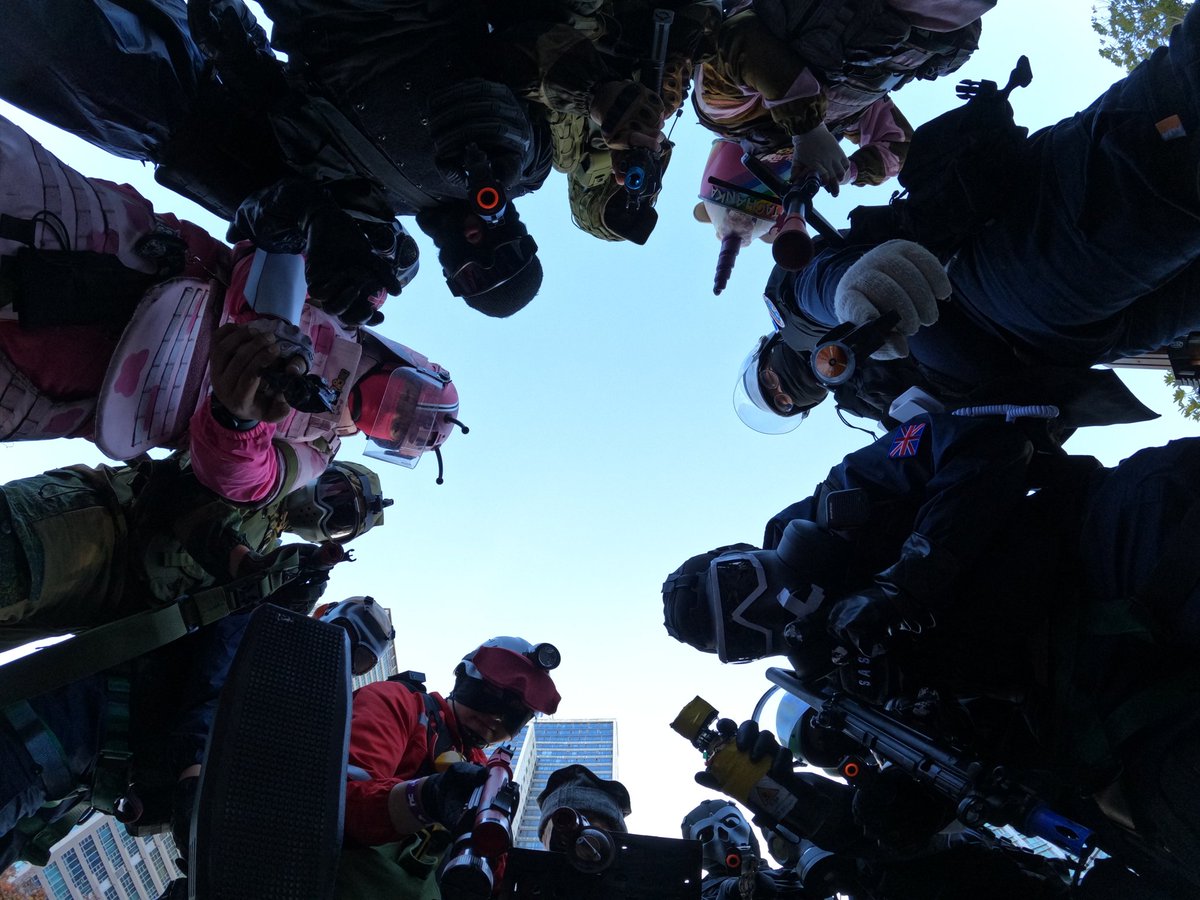 snowpine0901's tweet image. 11.15 토요일 지스타 캅칸

레식코스어분들 모여서 촬영 진행했습니다!
재밌었습니다!

사담 - 첫 촬영이었어서 위치 잡는데 부족함이 많았습니다. 좀 더 살펴가며 포지션 잡아봐야겠어요.

촬영 감사드립니다. @____lifecloudO2