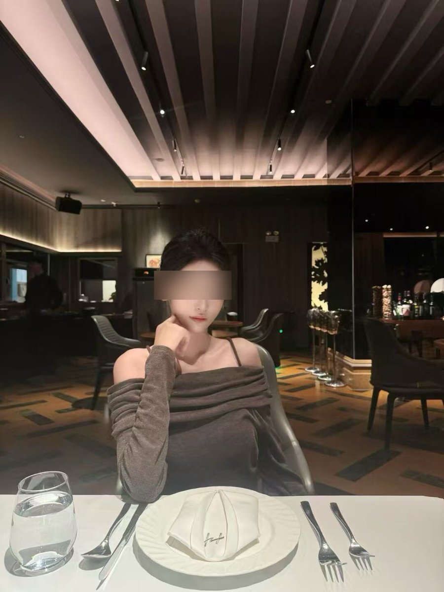 广东字母墙 tweet media