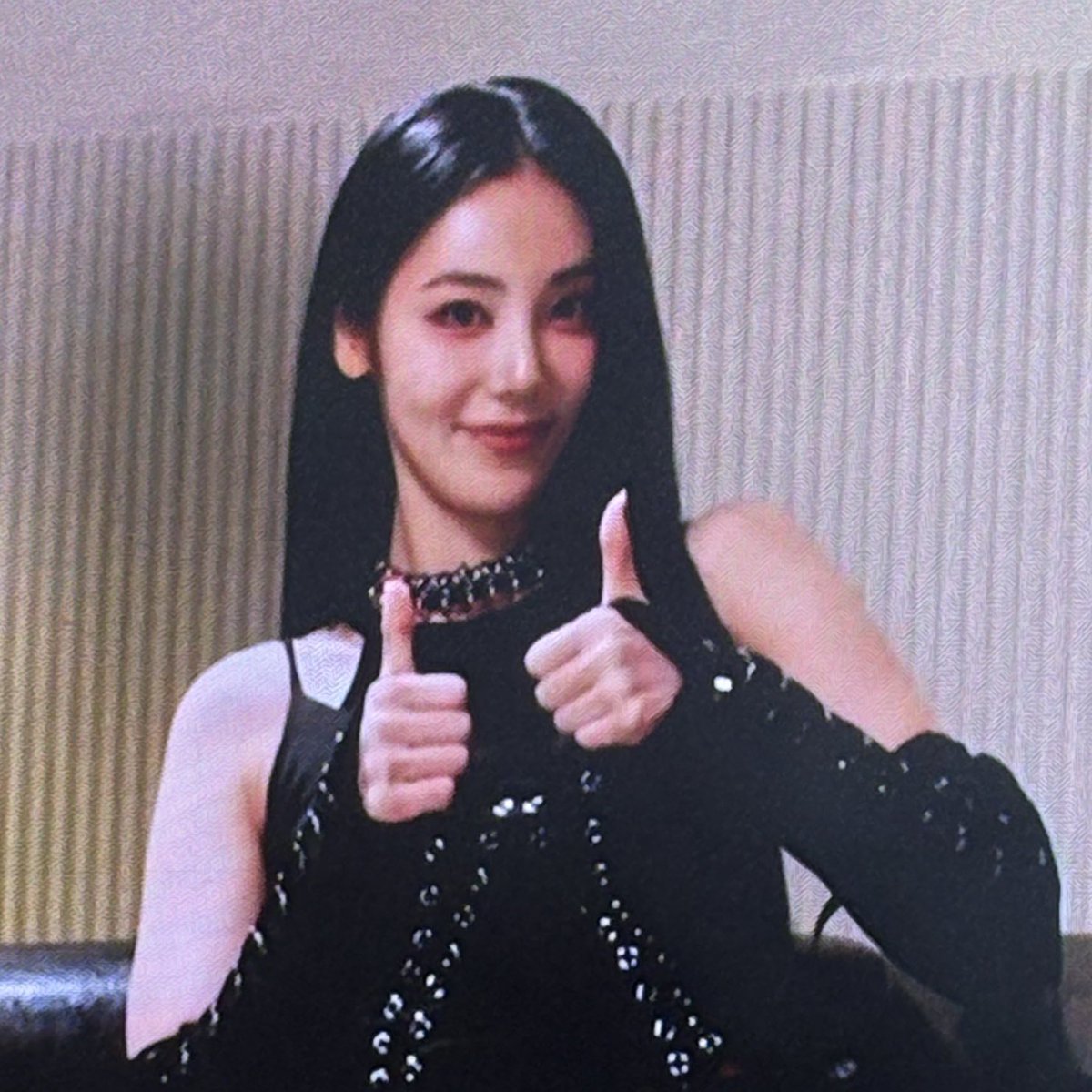 low quality jinsoul tweet media