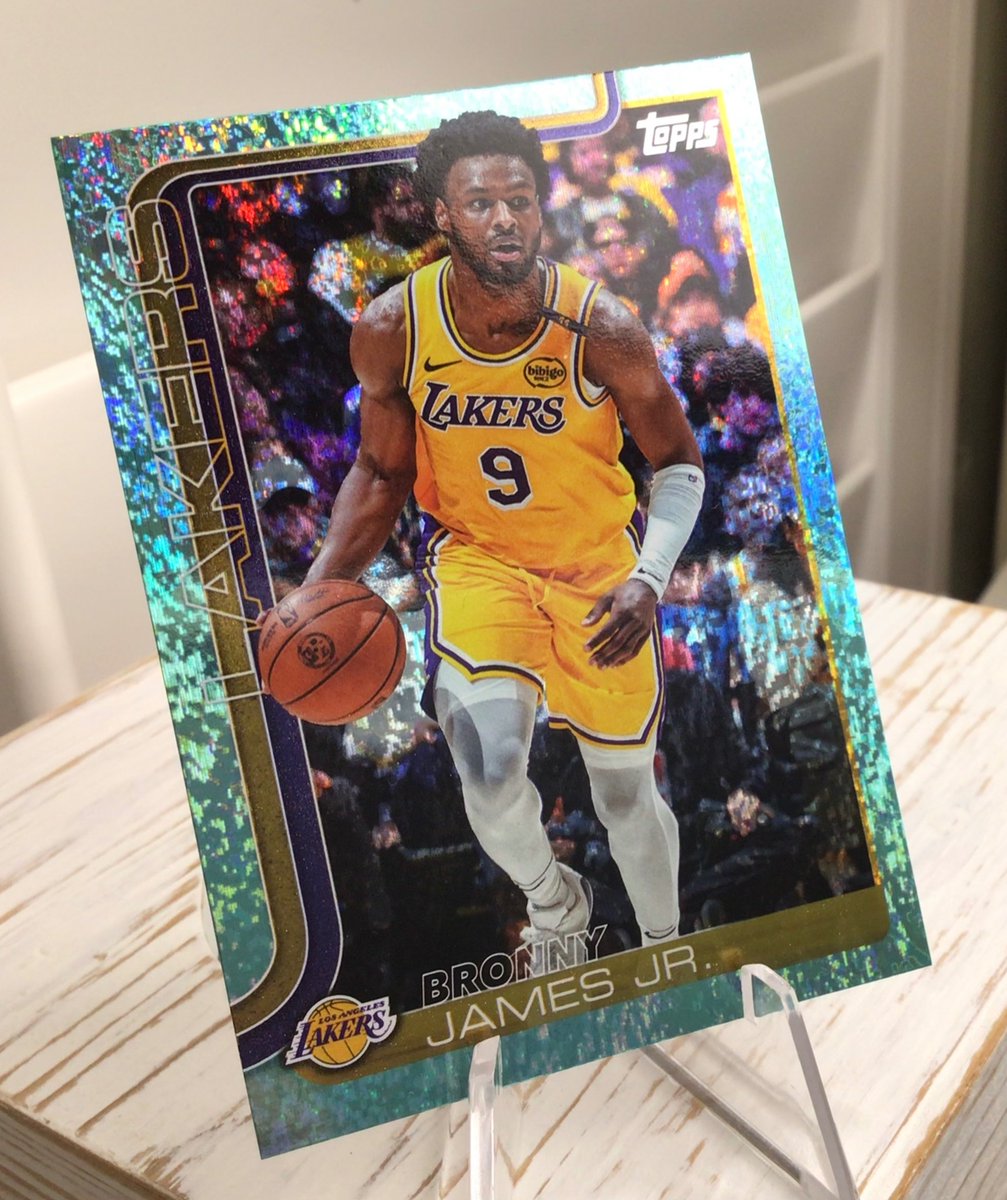du47222292's tweet image. Today’s Final Giveaway: 2025-26 Topps Bronny James Aqua Foil #Giveaway #lakers 
Like⚡️Follow⚡️Repost⚡️