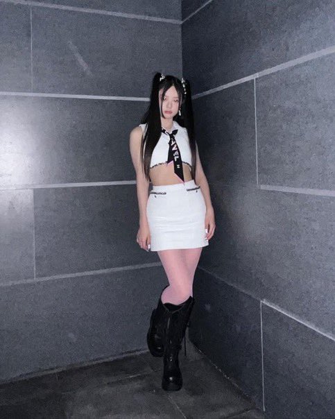 hannixpics's tweet photo. the diva she is https://t.co/9t5m9LDHPQ