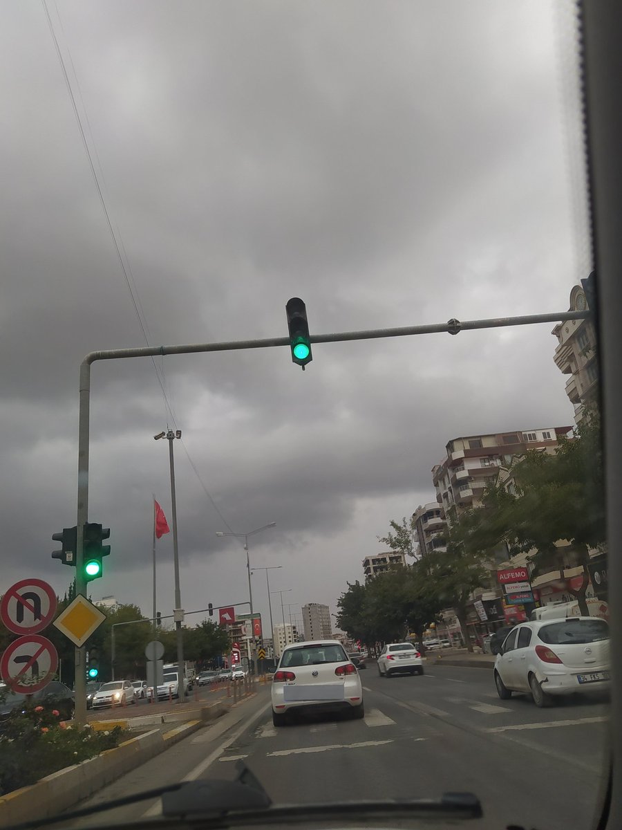 Şansımız 
Sadece trafikte rast gidiyor