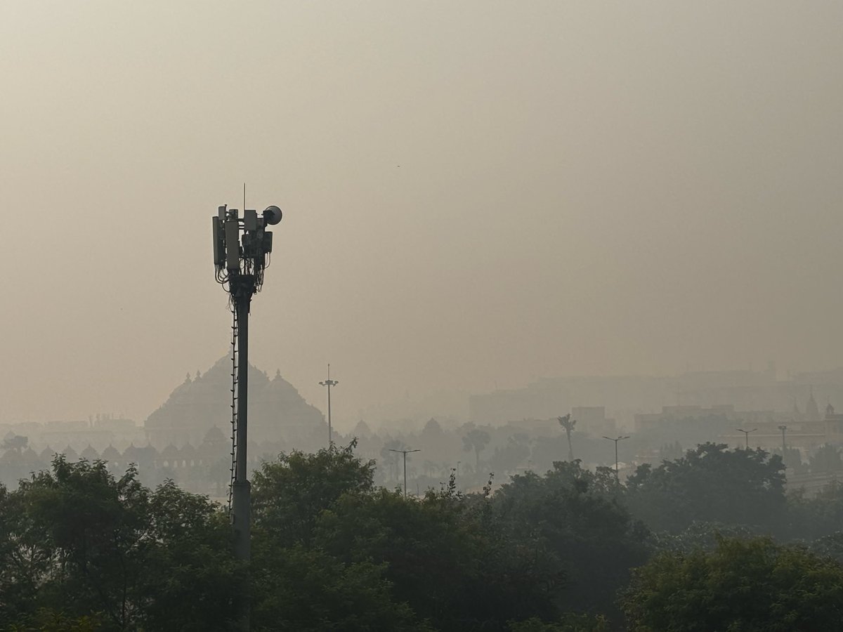 tanjorean's tweet photo. Blessed to feel this extra layer of oxygen around Akshardham in the world’s most beautiful nation ever! 

Thank you for the leadership in this country. I am so grateful and am sure the world is feeling jealous now. https://t.co/H7LZwsxTqs