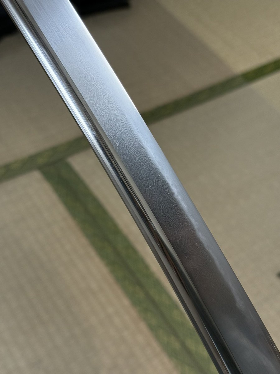 下地研ぎ、簡易窓開け完了！
河内國平刀匠の刀は何本研がせていただいても緊張感あって良いです