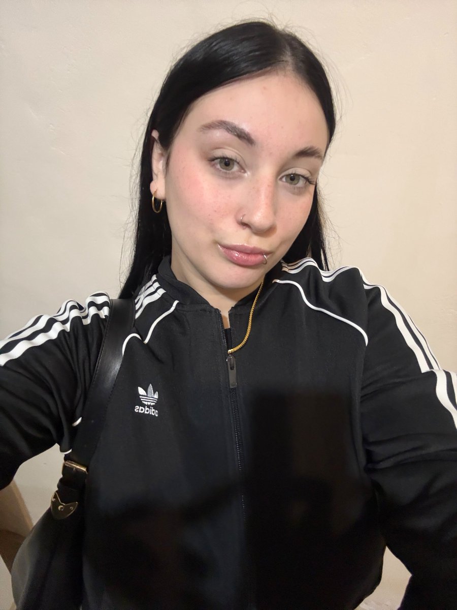 Gym grind never looked this good  Who else is here for the gains and the view? 😉