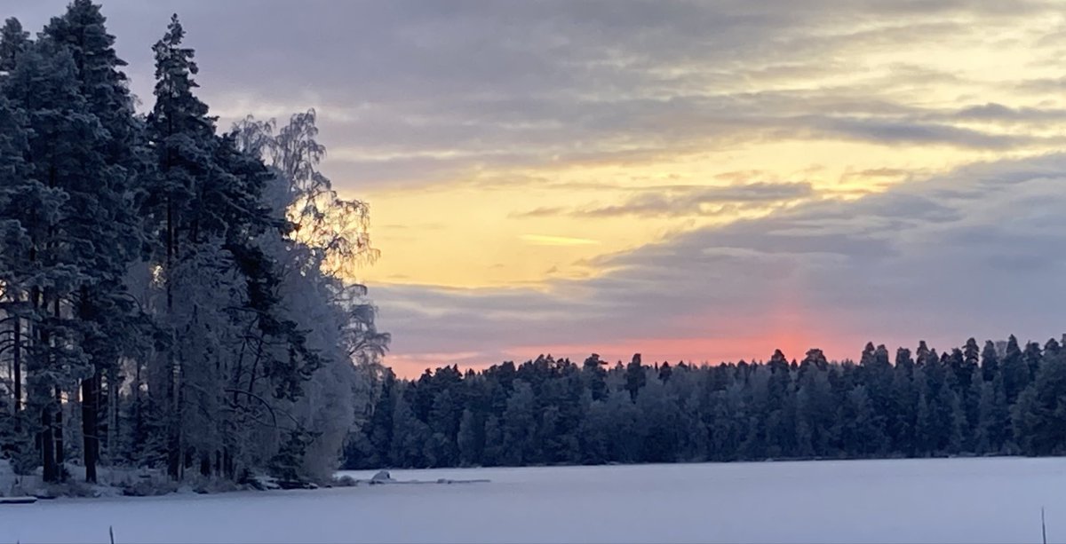 Καλημέρα καλή Τετάρτη 

Να προσέχεις σε ποιες μάχες αναλώνεσαι. Μερικές φορές η ηρεμία είναι προτιμότερη από το δίκιο σου.
#kati_dika_mou 

📸😎