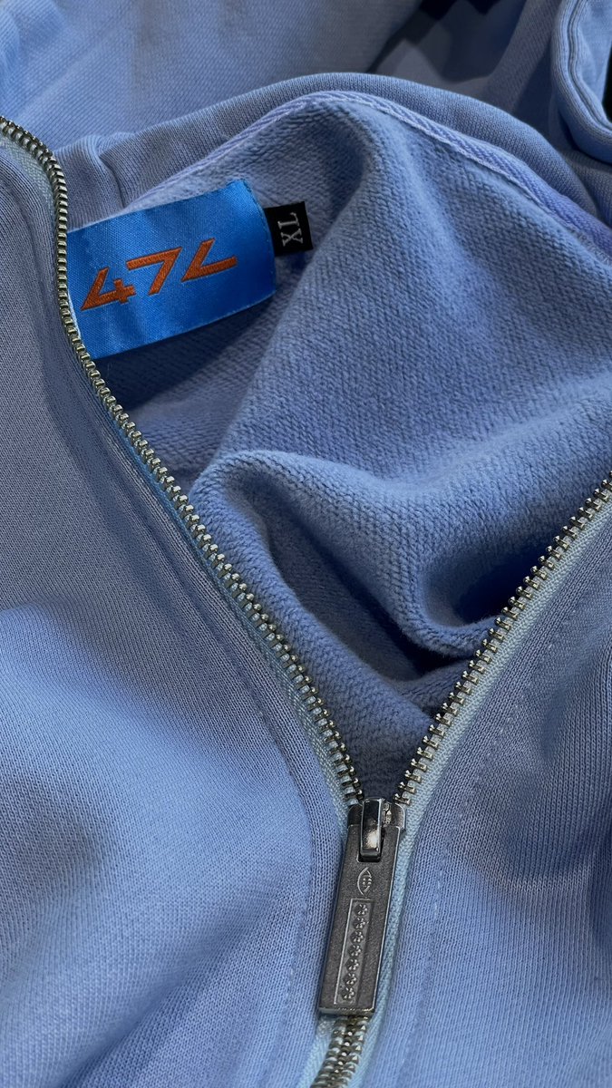 code_47l's tweet image. 47L初裏起毛

FILE_2025_4_ZIP_FILE_HOODIE_D.BLUE

code47l.stores.jp/items/69155b31…

受注〆切まで残り1日
【11月20日 23:59:59〆切】