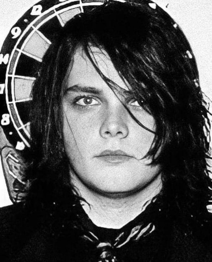 alelvsmcr's tweet image. why is he so girl