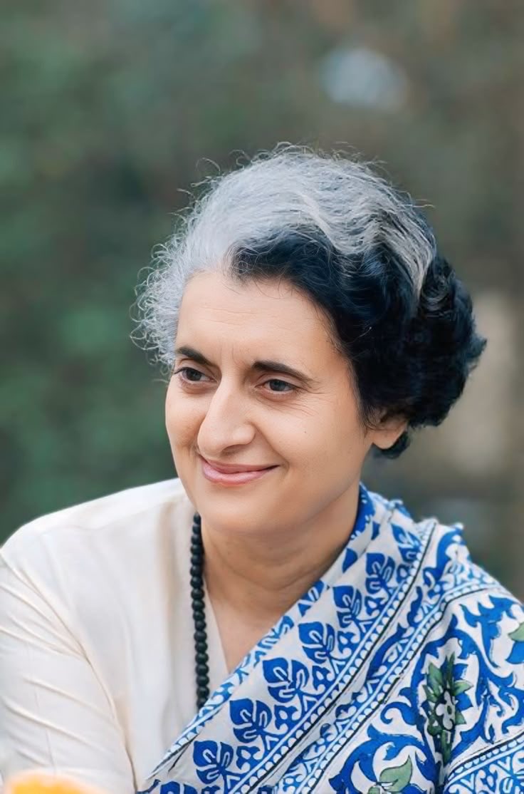 ChatrathM's tweet image. देश की मिट्टी को अपने लहू से सिंचित कर एकता, अखंडता व सम्प्रभुता के विराट वटवृक्ष को पल्लवित करने वाली पूर्व प्रधानमंत्री इंदिरा गांधी जी को जयंती पर नमन।

खाद्यान्न सुरक्षा, सशक्त विदेश नीति व देश की अखंडता की रक्षा में आपका अभूतपूर्व योगदान एक वैश्विक उदाहरण है।

 #IndiraGandhi