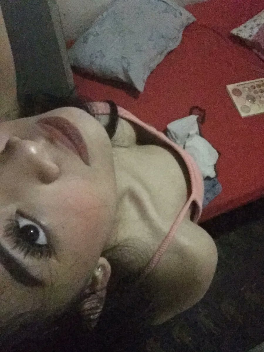 tysonxet's tweet photo. random cute girl https://t.co/8f88g9SGpR