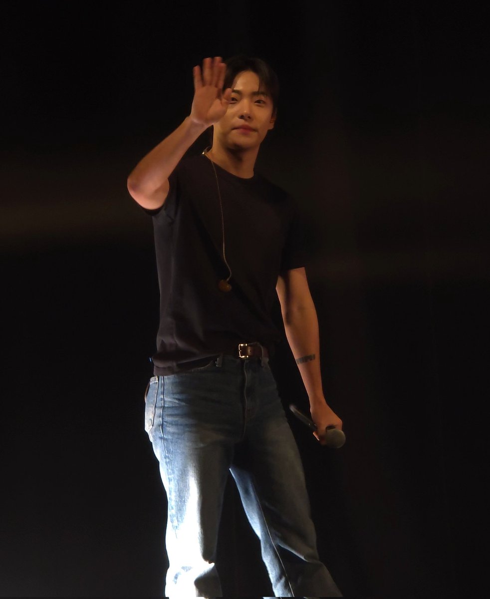 CY944's tweet photo. 아픈거 다 나았다 https://t.co/57tj0snp0t