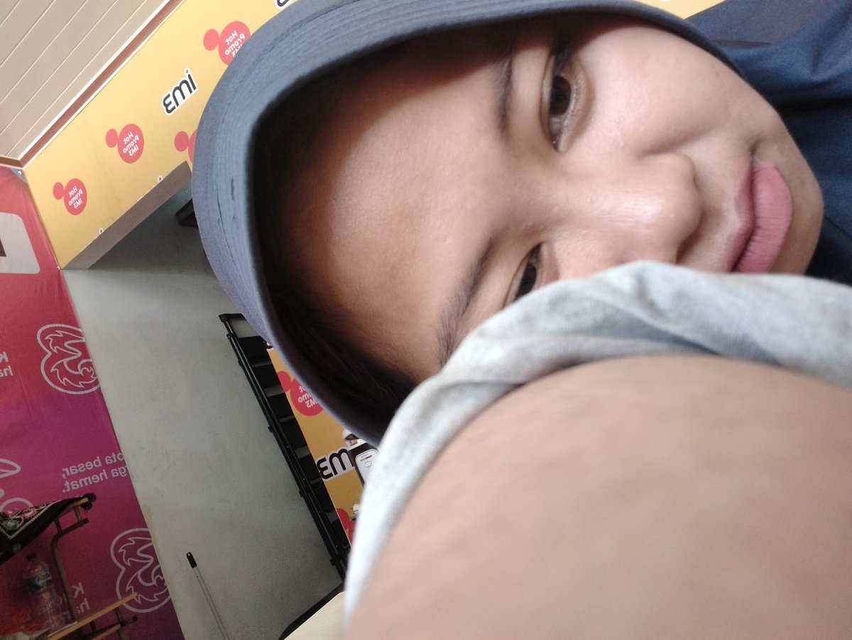 MelinPutri13's tweet photo. lemes bgttttt :(
Hari ke dua ganti puasa
Lembur + cuaca puanaaasss pollll

Sahur sih Alhamdulillah aman

Bismillah deh, itung-itung persiapan nyambut ramadhan wkwk https://t.co/ggHNRdfOzN