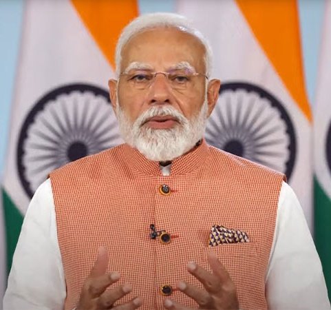 पटना के प्रसिद्ध अध्यापक खान सर ने नरेंद्र मोदी को ही दो दिए।

बिहार चुनाव कुछ दिन पहले ही समाप्त हुआ और बिहार चुनाव में मोदीजी एक गाना गया था कि

मारे सिक्सर के छ गोली छाती में हो।

इस पर खान सर अपनी प्रतिक्रिया देते हुए कहे है कि एक गाने को लेकर बिहार को टारगेट नहीं करना चाहिए