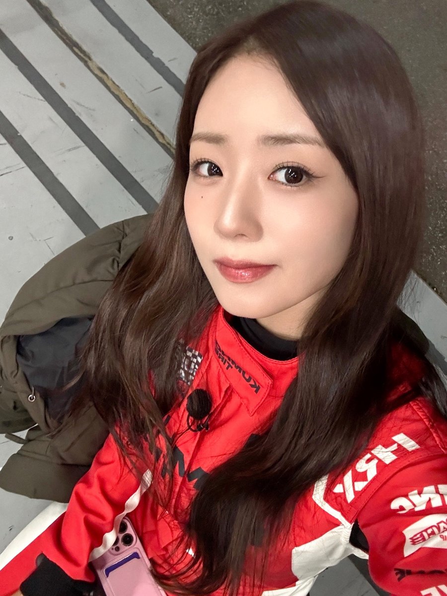 Apink_2011's tweet image. [📺]

잠시 후 12시!

TVING &amp;lt;슈퍼레이스 프리스타일&amp;gt;에
보미가 출연합니다 🥰

#에이핑크 #Apink
#윤보미 #보미 #BoMi