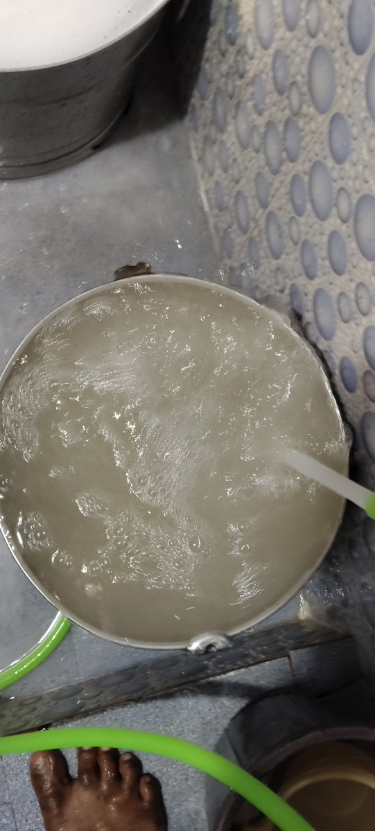 Ubaidsh03021860's tweet image. &quot;आमच्या भागात येणारे पाणी अत्यंत दूषित आहे. संपत्ती अधिकारी यांना संपर्क केला पण त्यांनी ‘तोडावे लागेल, पाहू’ असे सांगून कोणताही रस दाखवला नाही. हा जनतेच्या आरोग्याचा गंभीर प्रश्न आहे. तात्काळ स्वच्छ पाणीपुरवठ्याची व्यवस्था करावी. #BMC #Mumbai&quot; @mybmc