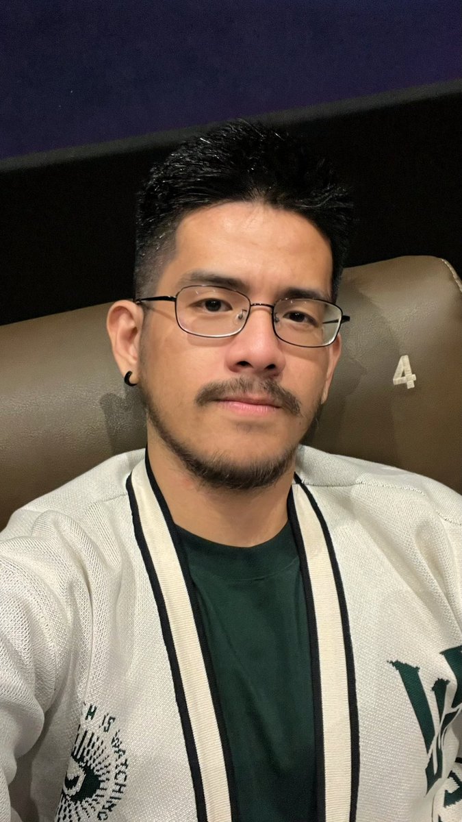 I didn't cry... my eyes were just sweating

my theater kid is happy. I was just fanboying THE WHOLE TIME