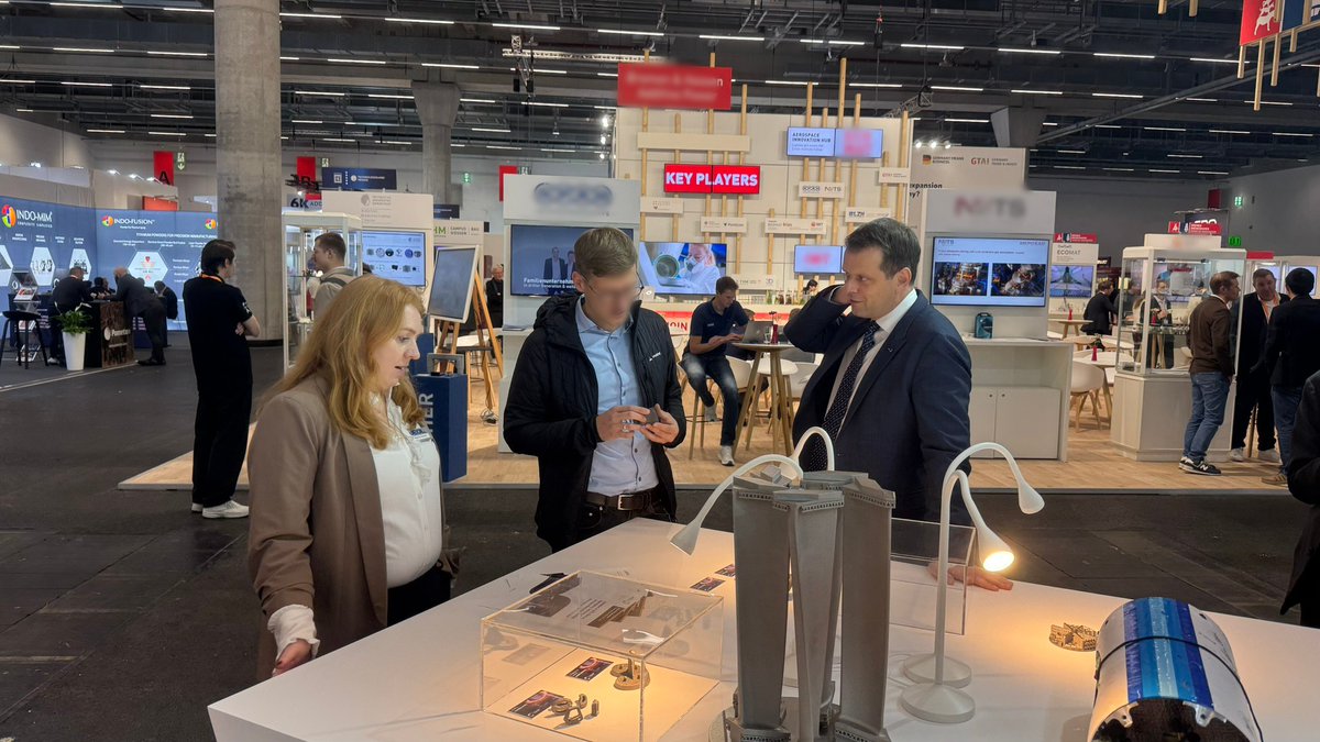 JEOL_Japan's tweet image. The energy from Day 1 is still going strong!
Ready for another exciting day at #Formnext— let’s keep the momentum going!🌄🚀
#ElectronBeam #3DPrinting #MetalAM　#AdditiveManufacturing @JEOLEUROPE