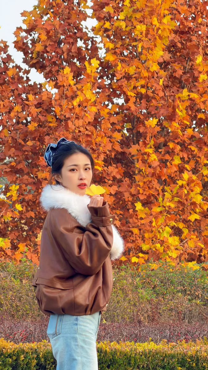 CocoStudio4's tweet image. Aujourd&apos;hui, c&apos;est le jour de « #Xiaoxue », la 20ᵉ des 24 périodes solaires du calendrier lunaire chinois, un signe que l&apos;#hiver s&apos;installe peu à peu. ❄️💛Pas de neige ici, mais déjà ce #froid cinglant… Racontez-moi votre petit rituel pour vous réchauffer !☀️