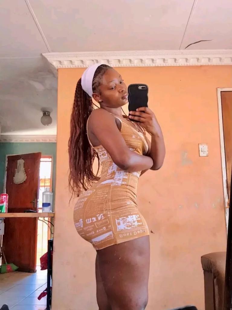 RuthOvibes's tweet image. If you stare too long, you’d get ideas .😌🫣