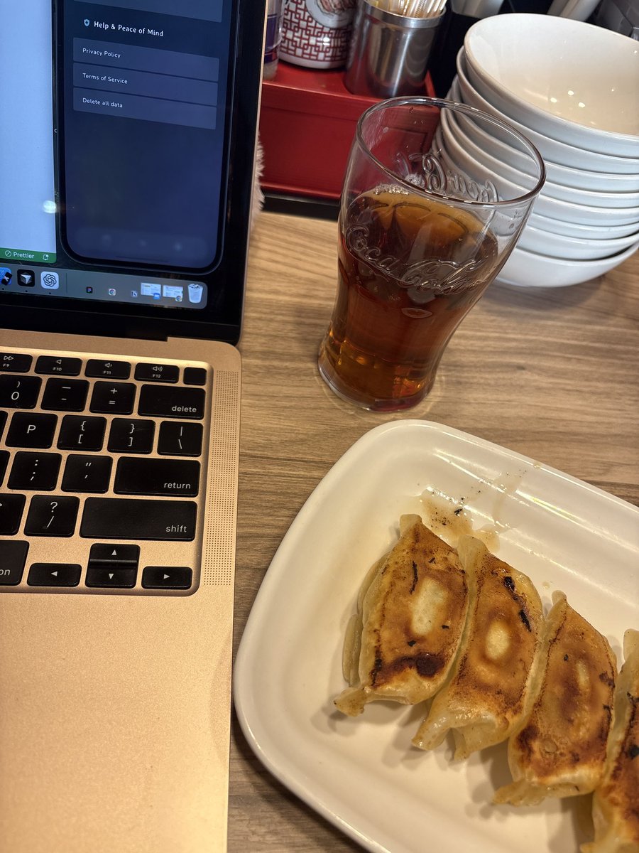 _tora_4o8_'s tweet photo. 餃子が好きです🥟
バーミヤン餃子とドリンクバーと1人席と電源あって最高すぎる

#個人開発 #Flutter https://t.co/sZZaW6tIqw