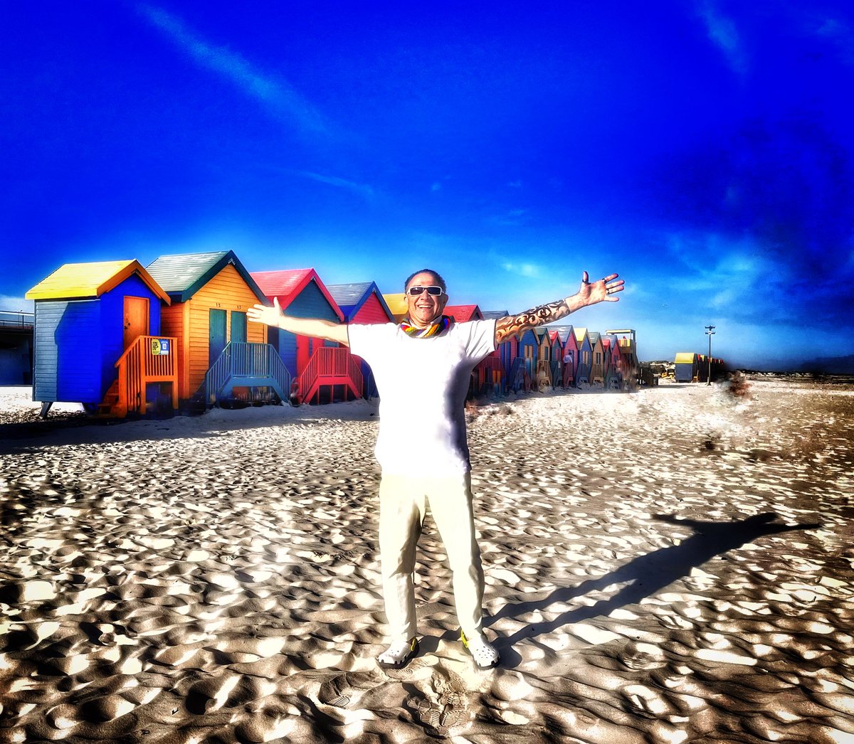 YABANCI BİR YERDE BİR YABANCIDAN DAHA YABANCI BİR ŞEY YOKTUR.
There is nothing stranger in a strange land than the stranger himself.

ÖZGE ERSU
{1865~1965}

#ozgeersu #ozgeersugezileri #travelwithozgeersu #southafrica #muizenberg #beach #atlantic #ocean #luxury #travel