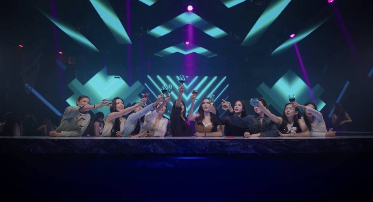 tingbt_news's tweet image. “อิงฟ้า” (พลุ) กับ “ชาล็อต” (เรย์) องค์ประทับ สานสัมพันธ์แน่นแฟ้น! ภารกิจสุดกรี๊ด!! เจอเลย... ใน EP 7 “Unlimited Love บริษัทนี้ไม่มีจำกัด” 

#อิงล็อต 
#บริษัทนี้ไม่มีจำกัด 
#UnlimitedLoveEP7 #UnlimitedloveTrailer #UnlimitedloveTheSeries 
#MGIBeyond
#tbtnews 
#ติ่งบันเทิง